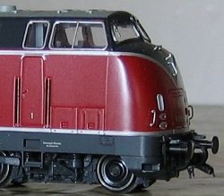 Rocos V 200 mit korrekten Führerhausfenstern