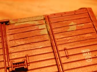 Geschliffen und mit Bretterfugen versehen